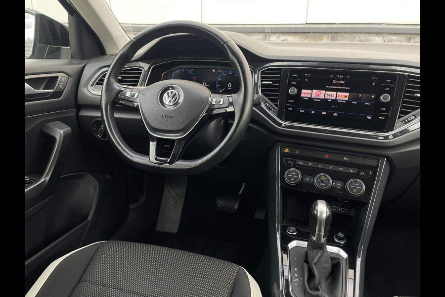 Volkswagen T-Roc 1.5 TSI Sport LED | Trekhaak | Carplay | Camera | Navi | Virtual Cockpit | PDC