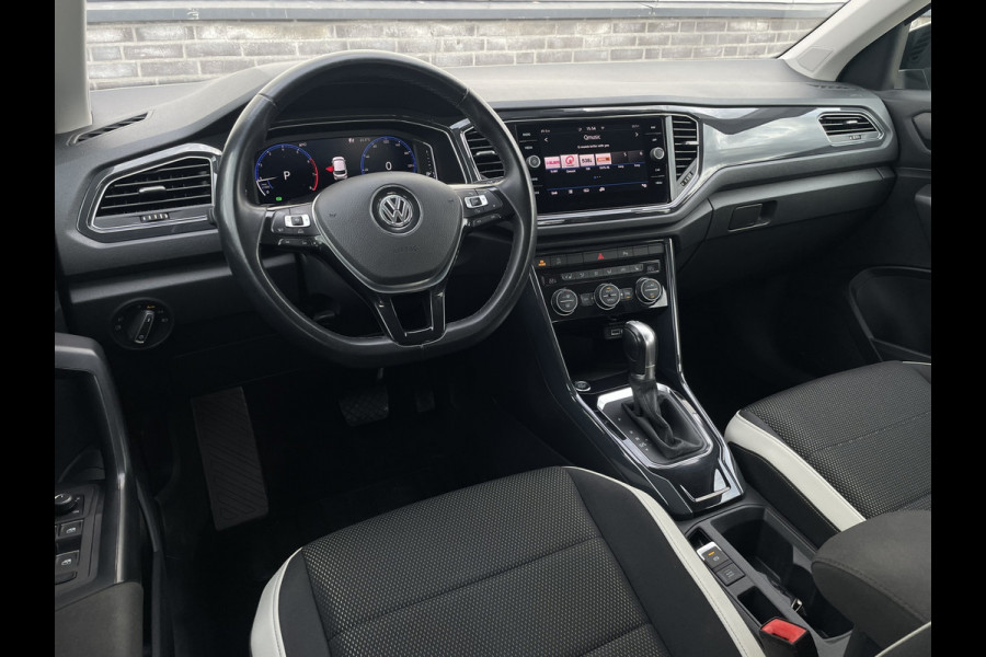 Volkswagen T-Roc 1.5 TSI Sport LED | Trekhaak | Carplay | Camera | Navi | Virtual Cockpit | PDC