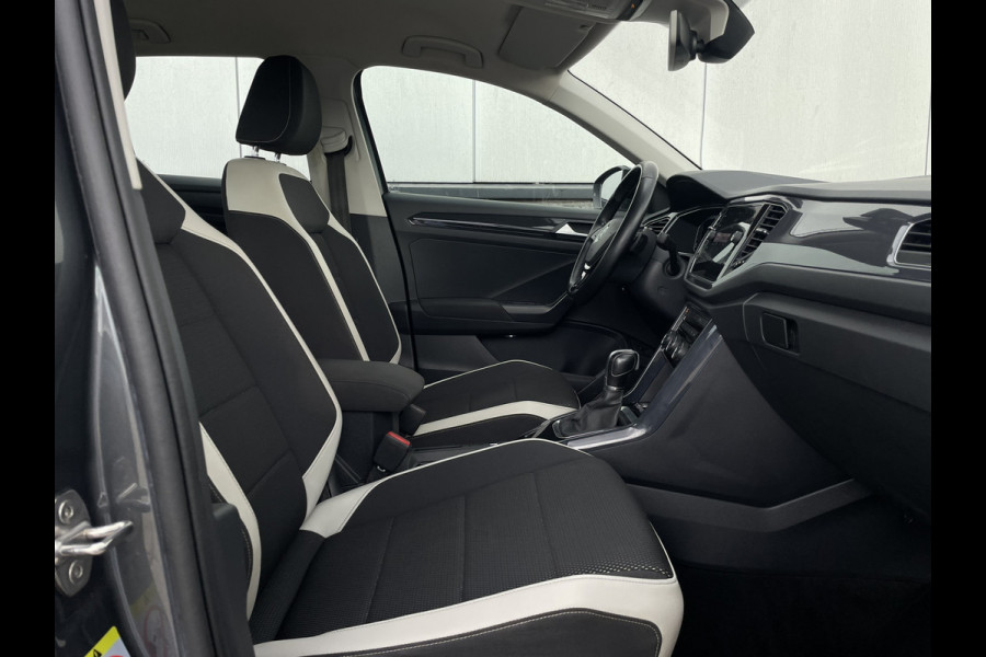 Volkswagen T-Roc 1.5 TSI Sport LED | Trekhaak | Carplay | Camera | Navi | Virtual Cockpit | PDC