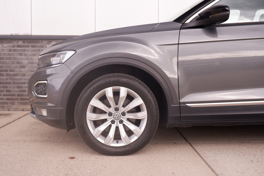 Volkswagen T-Roc 1.5 TSI Sport LED | Trekhaak | Carplay | Camera | Navi | Virtual Cockpit | PDC