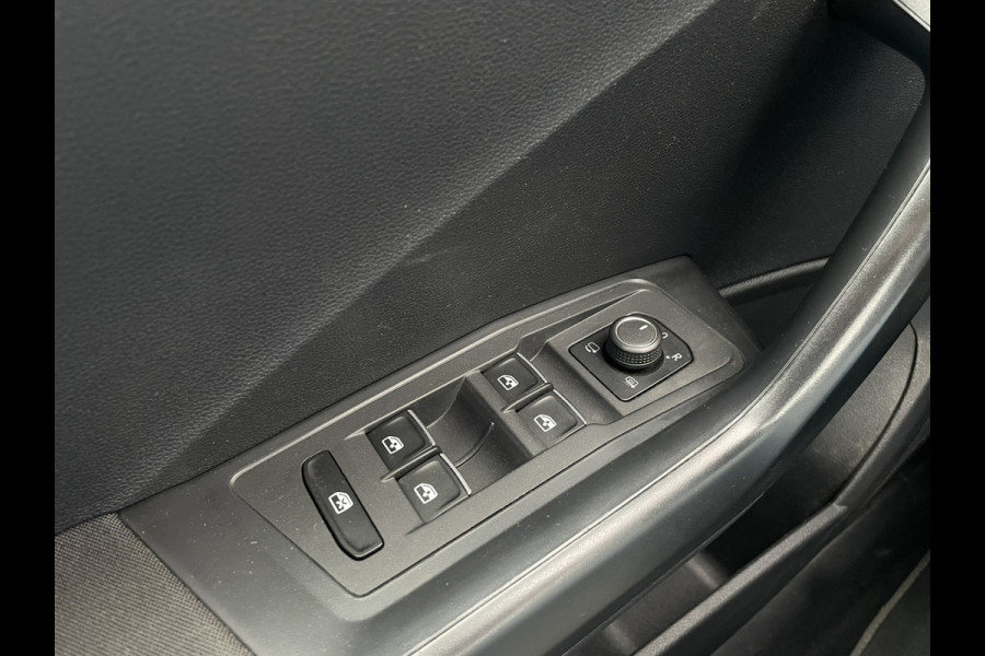 Volkswagen T-Roc 1.5 TSI Sport LED | Trekhaak | Carplay | Camera | Navi | Virtual Cockpit | PDC