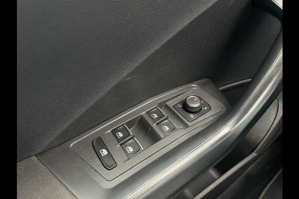 Volkswagen T-Roc 1.5 TSI Sport LED | Trekhaak | Carplay | Camera | Navi | Virtual Cockpit | PDC