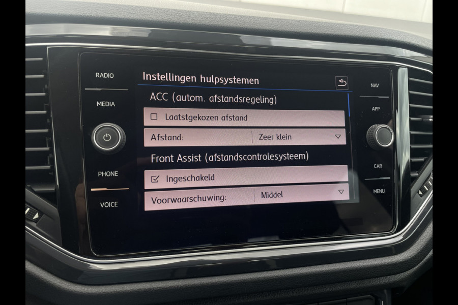 Volkswagen T-Roc 1.5 TSI Sport LED | Trekhaak | Carplay | Camera | Navi | Virtual Cockpit | PDC