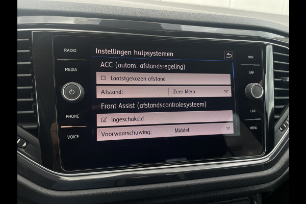 Volkswagen T-Roc 1.5 TSI Sport LED | Trekhaak | Carplay | Camera | Navi | Virtual Cockpit | PDC