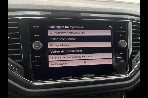 Volkswagen T-Roc 1.5 TSI Sport LED | Trekhaak | Carplay | Camera | Navi | Virtual Cockpit | PDC