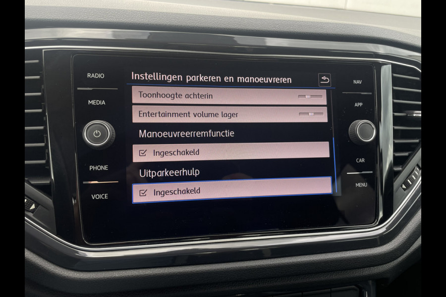 Volkswagen T-Roc 1.5 TSI Sport LED | Trekhaak | Carplay | Camera | Navi | Virtual Cockpit | PDC