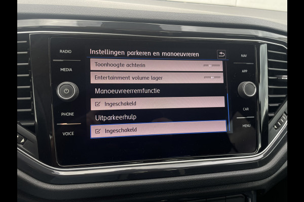 Volkswagen T-Roc 1.5 TSI Sport LED | Trekhaak | Carplay | Camera | Navi | Virtual Cockpit | PDC