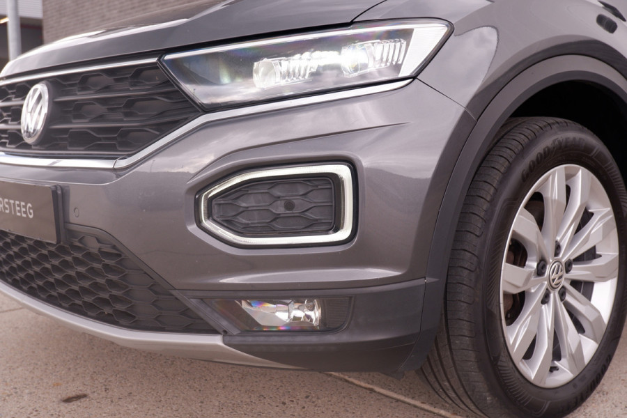 Volkswagen T-Roc 1.5 TSI Sport LED | Trekhaak | Carplay | Camera | Navi | Virtual Cockpit | PDC