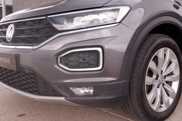 Volkswagen T-Roc 1.5 TSI Sport LED | Trekhaak | Carplay | Camera | Navi | Virtual Cockpit | PDC