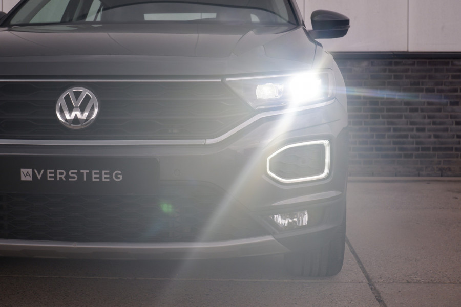 Volkswagen T-Roc 1.5 TSI Sport LED | Trekhaak | Carplay | Camera | Navi | Virtual Cockpit | PDC