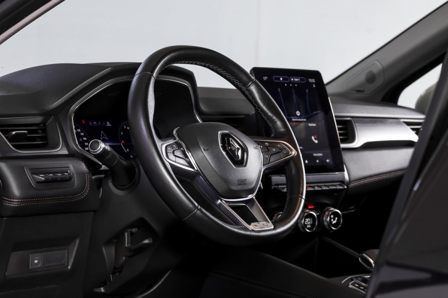 Renault Captur 1.3 TCe 155 PK Initiale Paris - Automaat | Adapt. Cruise | Bose | Stoelverw. | PDC | Camera | NAV+App. Connect | ECC | LM 18" | Afn. Trekhaak |