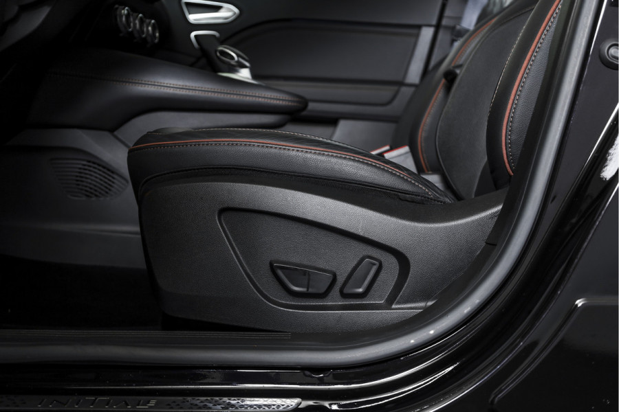 Renault Captur 1.3 TCe 155 PK Initiale Paris - Automaat | Adapt. Cruise | Bose | Stoelverw. | PDC | Camera | NAV+App. Connect | ECC | LM 18" | Afn. Trekhaak |