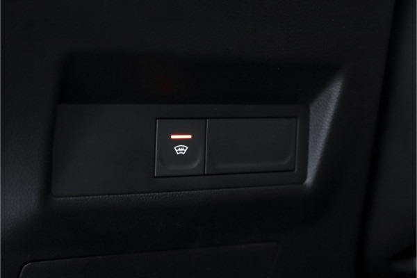 Renault Captur 1.3 TCe 155 PK Initiale Paris - Automaat | Adapt. Cruise | Bose | Stoelverw. | PDC | Camera | NAV+App. Connect | ECC | LM 18" | Afn. Trekhaak |