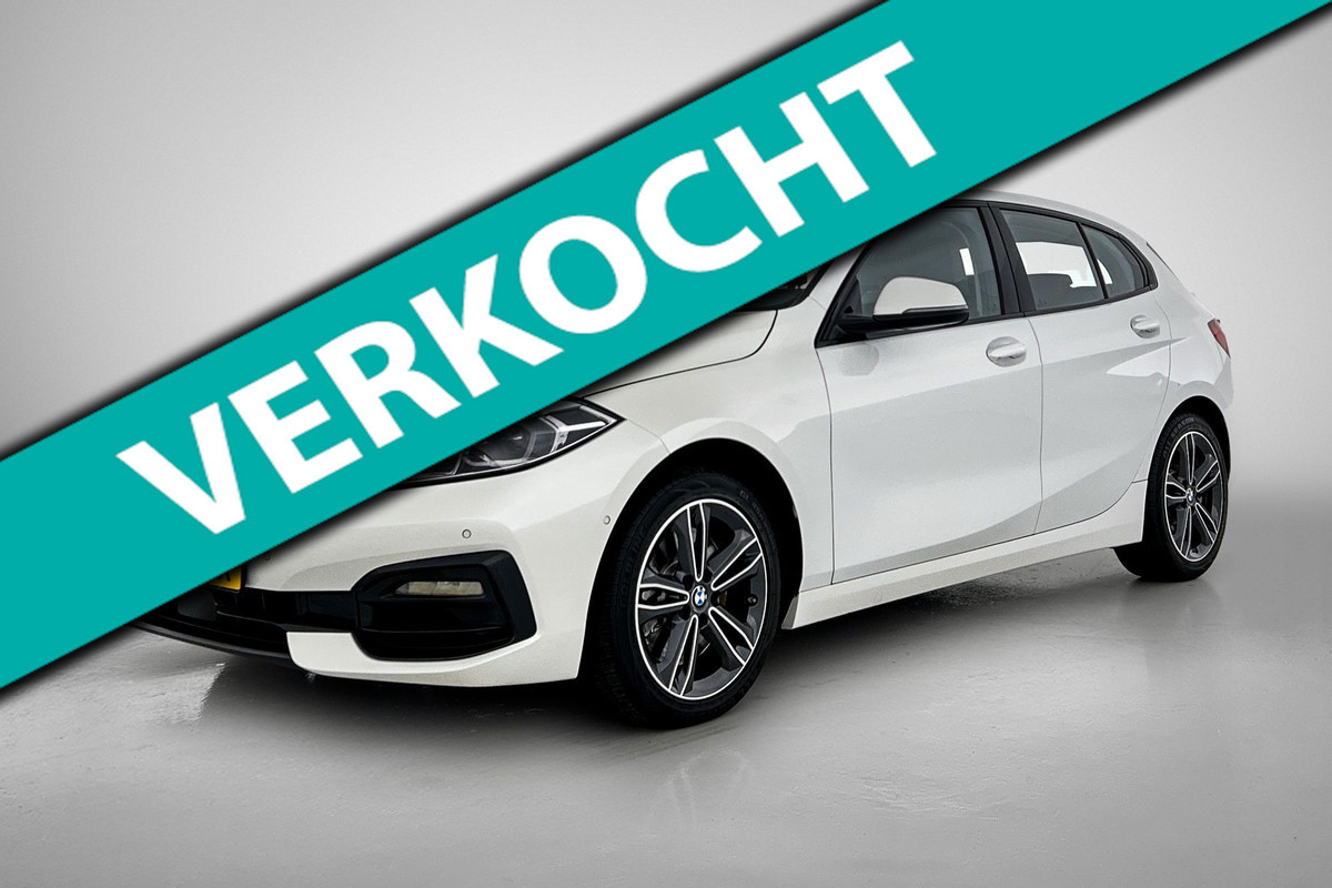 BMW 1-serie 120i Business Edition Plus(Carplay, Camera, Elektrische Stoelen, Head-up, SfeerV, StoelV, PDC V+A, Etc) BMW 1-serie 120i Business Edition Plus(Carplay, Camera, Elektrische Stoelen, Head-up, SfeerV, StoelV, PDC V+A, Etc)