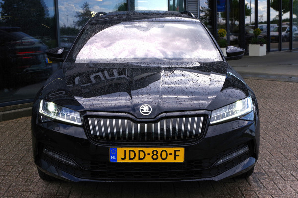 Škoda Superb Combi 1.4 TSI iV Sportline BNS 218 PK PHEV, Panoramadak, Trekhaak, DCC, 360 Camera, Canton Sound, 4 x Stoelverwarming