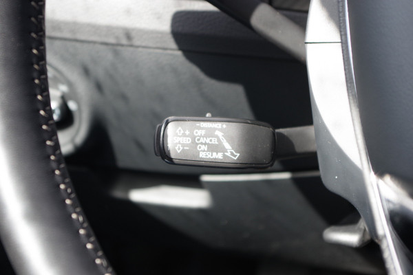 Škoda Superb Combi 1.4 TSI iV Sportline BNS 218 PK PHEV, Panoramadak, Trekhaak, DCC, 360 Camera, Canton Sound, 4 x Stoelverwarming