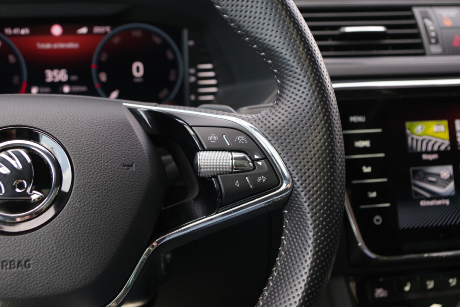 Škoda Superb Combi 1.4 TSI iV Sportline BNS 218 PK PHEV, Panoramadak, Trekhaak, DCC, 360 Camera, Canton Sound, 4 x Stoelverwarming