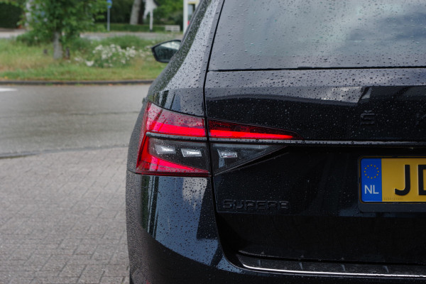 Škoda Superb Combi 1.4 TSI iV Sportline BNS 218 PK PHEV, Panoramadak, Trekhaak, DCC, 360 Camera, Canton Sound, 4 x Stoelverwarming