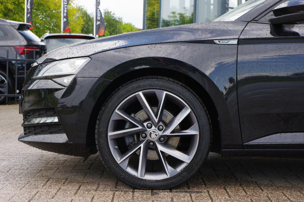 Škoda Superb Combi 1.4 TSI iV Sportline BNS 218 PK PHEV, Panoramadak, Trekhaak, DCC, 360 Camera, Canton Sound, 4 x Stoelverwarming
