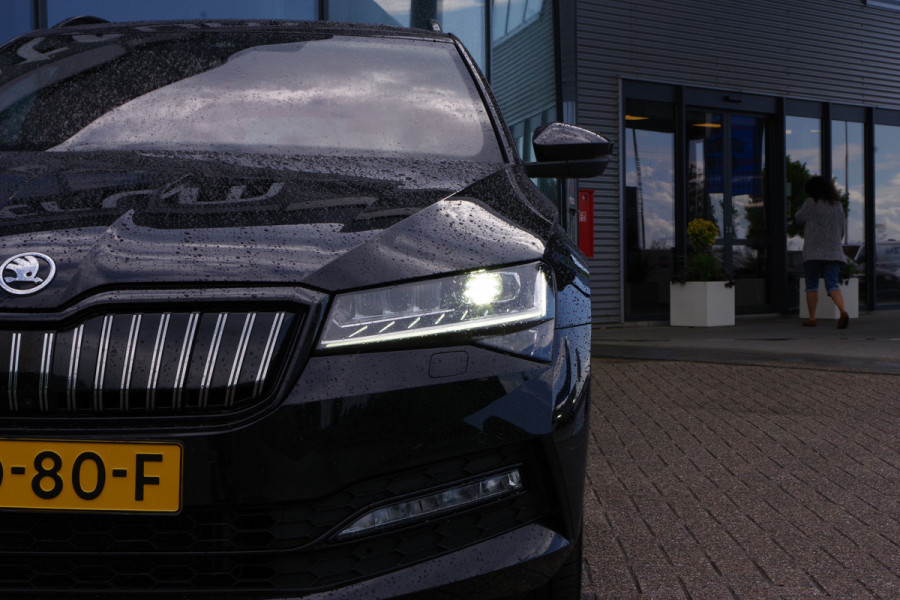 Škoda Superb Combi 1.4 TSI iV Sportline BNS 218 PK PHEV, Panoramadak, Trekhaak, DCC, 360 Camera, Canton Sound, 4 x Stoelverwarming