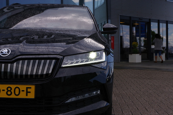 Škoda Superb Combi 1.4 TSI iV Sportline BNS 218 PK PHEV, Panoramadak, Trekhaak, DCC, 360 Camera, Canton Sound, 4 x Stoelverwarming