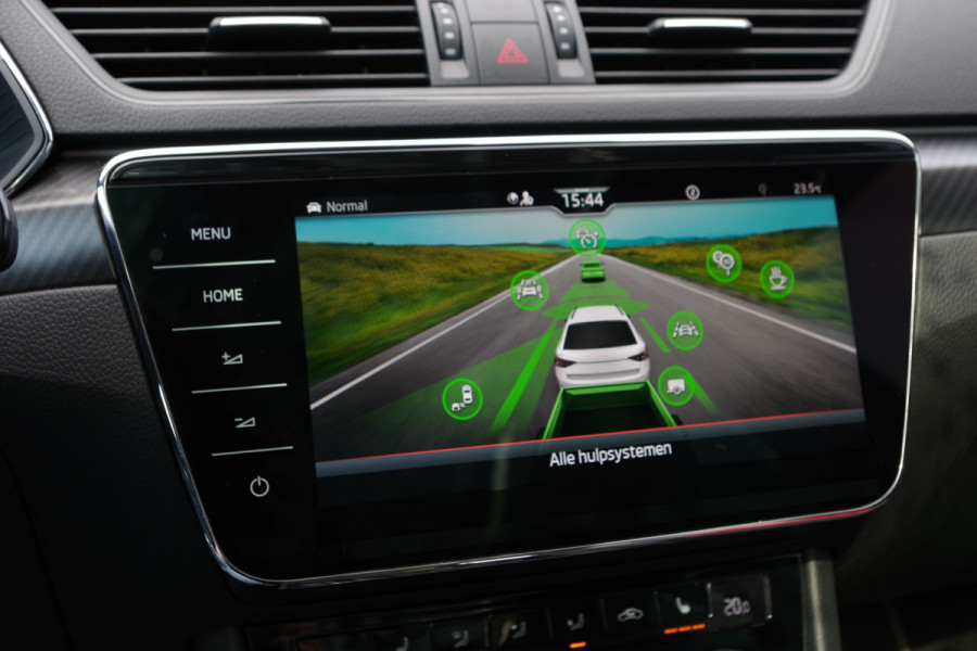 Škoda Superb Combi 1.4 TSI iV Sportline BNS 218 PK PHEV, Panoramadak, Trekhaak, DCC, 360 Camera, Canton Sound, 4 x Stoelverwarming