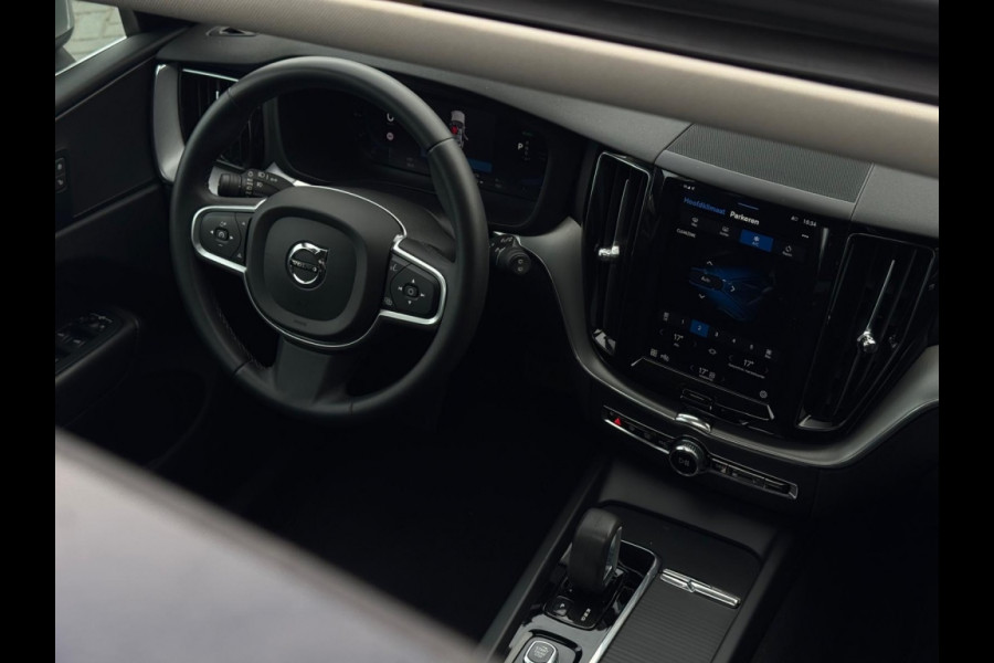 Volvo XC60 2.0 T6 AWD Inscr.Exp FULL PANO CAMERA NAVI LEDER LED PDC