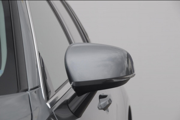 Volvo V60 T5 250PK Automaat Momentum / Adaptieve cruise control / Trekhaak / BLIS / 19" velgen / Elektrische achterklep / Stoel - en stuurwielverwarming / Lederen bekleding