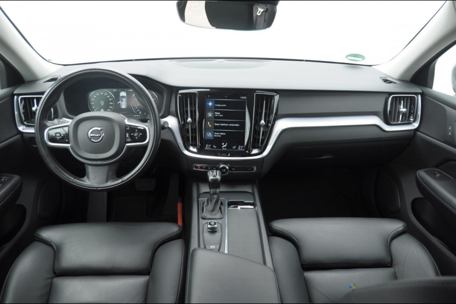 Volvo V60 T5 250PK Automaat Momentum / Adaptieve cruise control / Trekhaak / BLIS / 19" velgen / Elektrische achterklep / Stoel - en stuurwielverwarming / Lederen bekleding