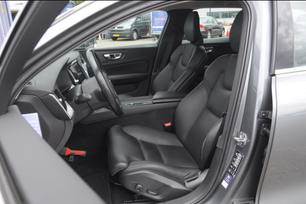 Volvo V60 T5 250PK Automaat Momentum / Adaptieve cruise control / Trekhaak / BLIS / 19" velgen / Elektrische achterklep / Stoel - en stuurwielverwarming / Lederen bekleding