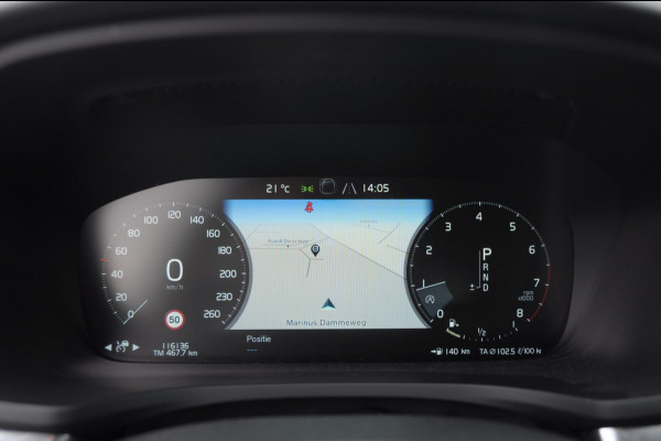 Volvo V60 T5 250PK Automaat Momentum / Adaptieve cruise control / Trekhaak / BLIS / 19" velgen / Elektrische achterklep / Stoel - en stuurwielverwarming / Lederen bekleding