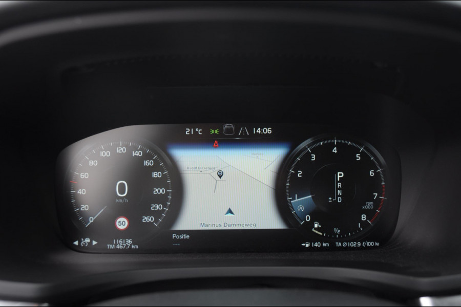 Volvo V60 T5 250PK Automaat Momentum / Adaptieve cruise control / Trekhaak / BLIS / 19" velgen / Elektrische achterklep / Stoel - en stuurwielverwarming / Lederen bekleding