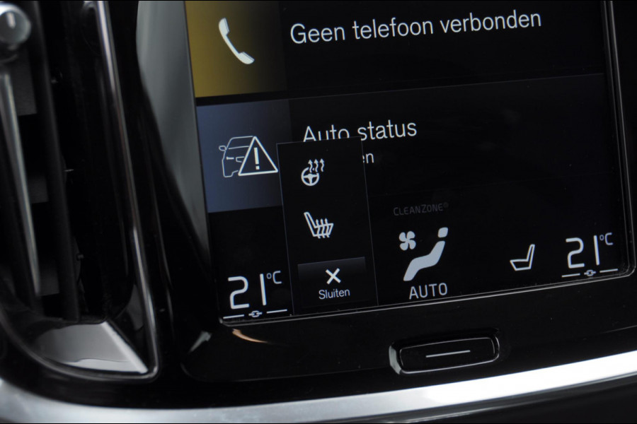 Volvo V60 T5 250PK Automaat Momentum / Adaptieve cruise control / Trekhaak / BLIS / 19" velgen / Elektrische achterklep / Stoel - en stuurwielverwarming / Lederen bekleding