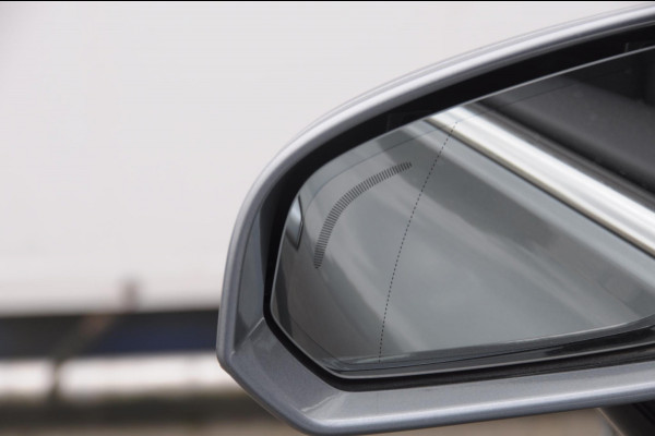 Volvo V60 T5 250PK Automaat Momentum / Adaptieve cruise control / Trekhaak / BLIS / 19" velgen / Elektrische achterklep / Stoel - en stuurwielverwarming / Lederen bekleding
