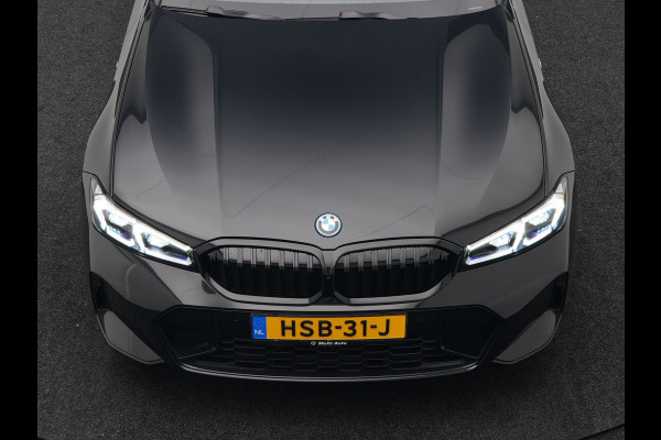 BMW 3-serie 330e M Sport Plug In Hybrid 293pk PHEV | Widescreen Navi | Head Up | Alcantara Sportstoelen Verwarmd | Sfeerverlichting | Camera | BLIS | Keyless |