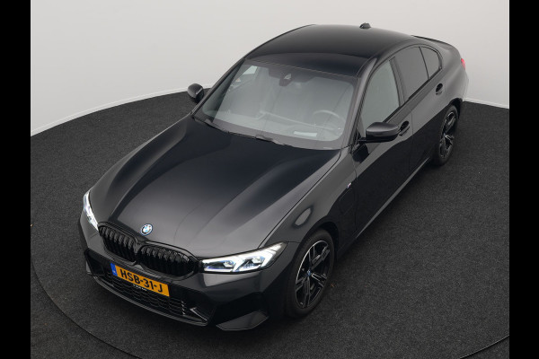 BMW 3-serie 330e M Sport Plug In Hybrid 293pk PHEV | Widescreen Navi | Head Up | Alcantara Sportstoelen Verwarmd | Sfeerverlichting | Camera | BLIS | Keyless |