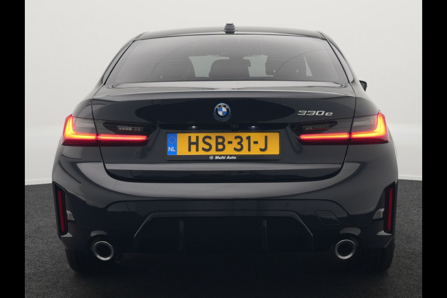 BMW 3-serie 330e M Sport Plug In Hybrid 293pk PHEV | Widescreen Navi | Head Up | Alcantara Sportstoelen Verwarmd | Sfeerverlichting | Camera | BLIS | Keyless |