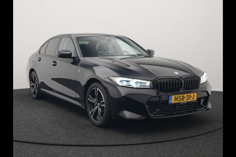 BMW 3-serie 330e M Sport Plug In Hybrid 293pk PHEV | Widescreen Navi | Head Up | Alcantara Sportstoelen Verwarmd | Sfeerverlichting | Camera | BLIS | Keyless |