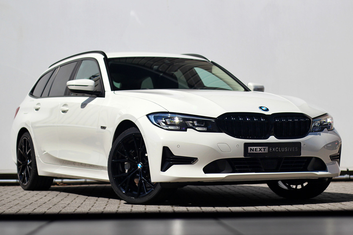 BMW 3 Serie Touring 330e | ACC | Keyless | Camera