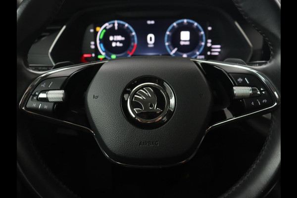 Škoda Octavia 1.4 TSI iV PHEV Business Edition | Camera | Trekhaak | Sfeerverlichting | Carplay | Navigatie | Verwarmde voorruit | Climate control | Cruise control