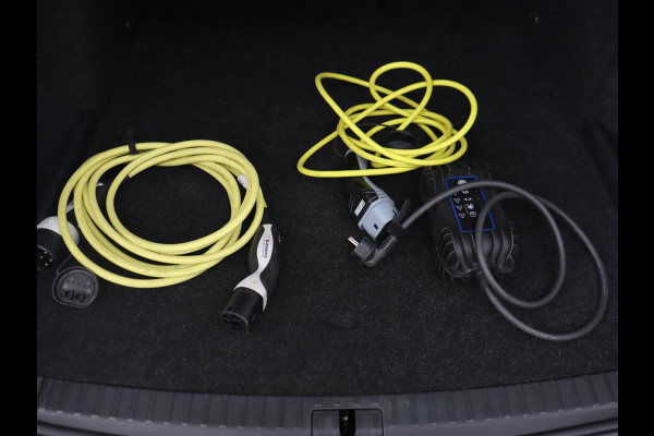 Škoda Octavia 1.4 TSI iV PHEV Business Edition | Camera | Trekhaak | Sfeerverlichting | Carplay | Navigatie | Verwarmde voorruit | Climate control | Cruise control