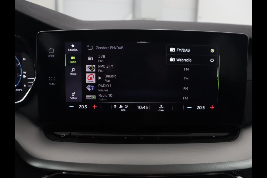 Škoda Octavia 1.4 TSI iV PHEV Business Edition | Camera | Trekhaak | Sfeerverlichting | Carplay | Navigatie | Verwarmde voorruit | Climate control | Cruise control