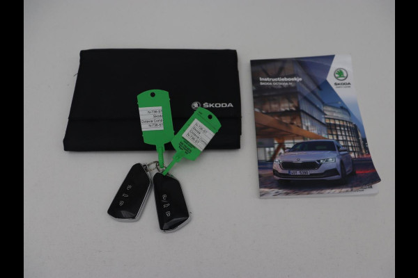 Škoda Octavia 1.4 TSI iV PHEV Business Edition | Camera | Trekhaak | Sfeerverlichting | Carplay | Navigatie | Verwarmde voorruit | Climate control | Cruise control