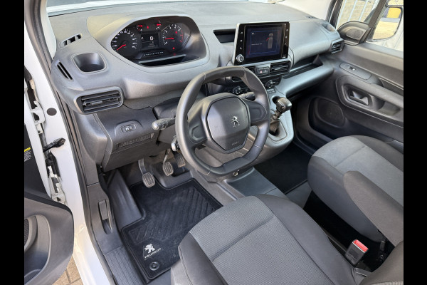 Peugeot Partner 1.2 PureTech 111PK Benzine Premium EMISSIE VRIJE ZONE/ Navigatiesysteem/cruise control/CarPlay Peugeot Partner 1.2 PureTech 111PK Benzine Premium EMISSIE VRIJE ZONE/ Navigatiesysteem/cruise control/CarPlay