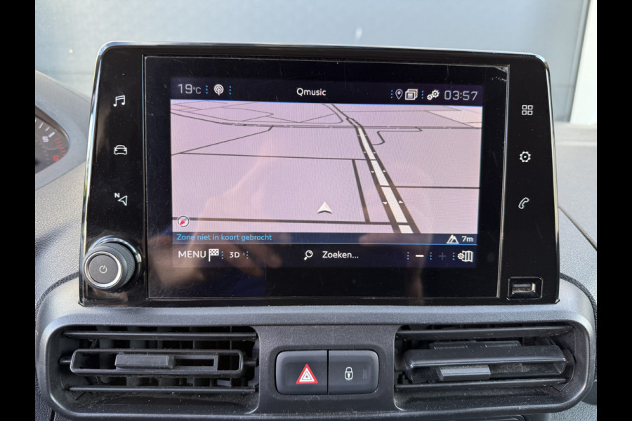 Peugeot Partner 1.2 PureTech 111PK Benzine Premium EMISSIE VRIJE ZONE/ Navigatiesysteem/cruise control/CarPlay Peugeot Partner 1.2 PureTech 111PK Benzine Premium EMISSIE VRIJE ZONE/ Navigatiesysteem/cruise control/CarPlay