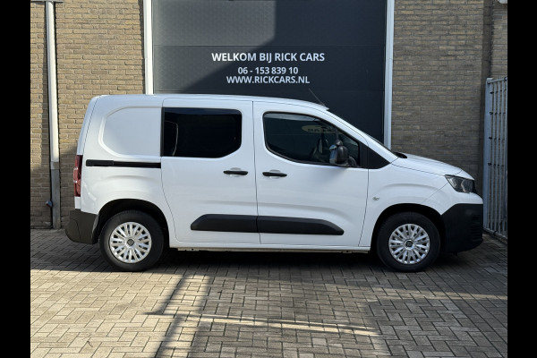 Peugeot Partner 1.2 PureTech 111PK Benzine Premium EMISSIE VRIJE ZONE/ Navigatiesysteem/cruise control/CarPlay Peugeot Partner 1.2 PureTech 111PK Benzine Premium EMISSIE VRIJE ZONE/ Navigatiesysteem/cruise control/CarPlay