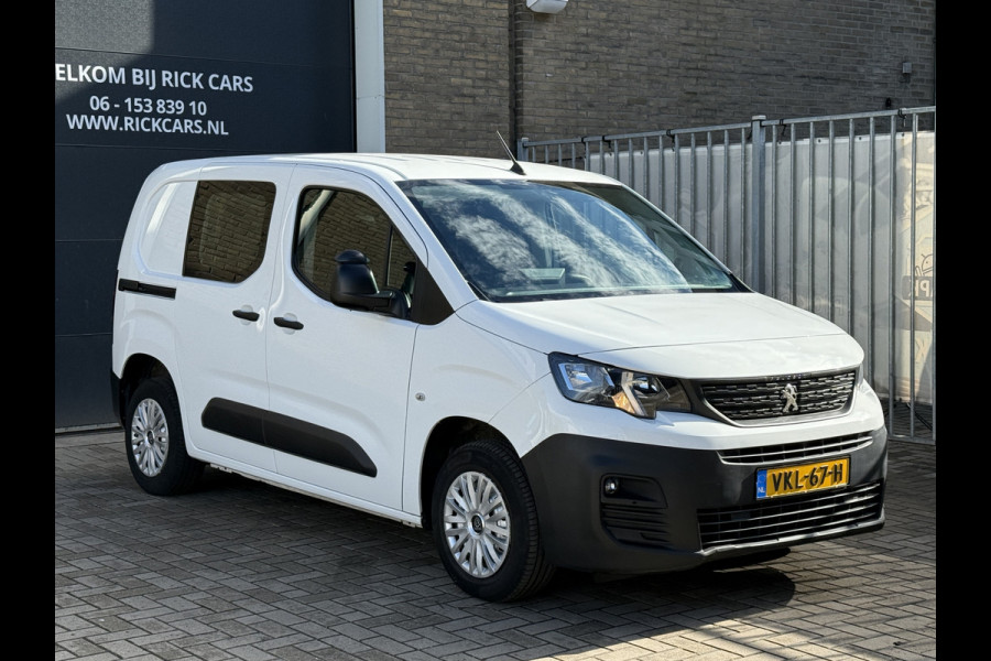 Peugeot Partner 1.2 PureTech 111PK Benzine Premium EMISSIE VRIJE ZONE/ Navigatiesysteem/cruise control/CarPlay Peugeot Partner 1.2 PureTech 111PK Benzine Premium EMISSIE VRIJE ZONE/ Navigatiesysteem/cruise control/CarPlay