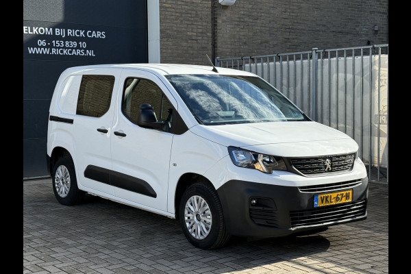 Peugeot Partner 1.2 PureTech 111PK Benzine Premium EMISSIE VRIJE ZONE/ Navigatiesysteem/cruise control/CarPlay Peugeot Partner 1.2 PureTech 111PK Benzine Premium EMISSIE VRIJE ZONE/ Navigatiesysteem/cruise control/CarPlay
