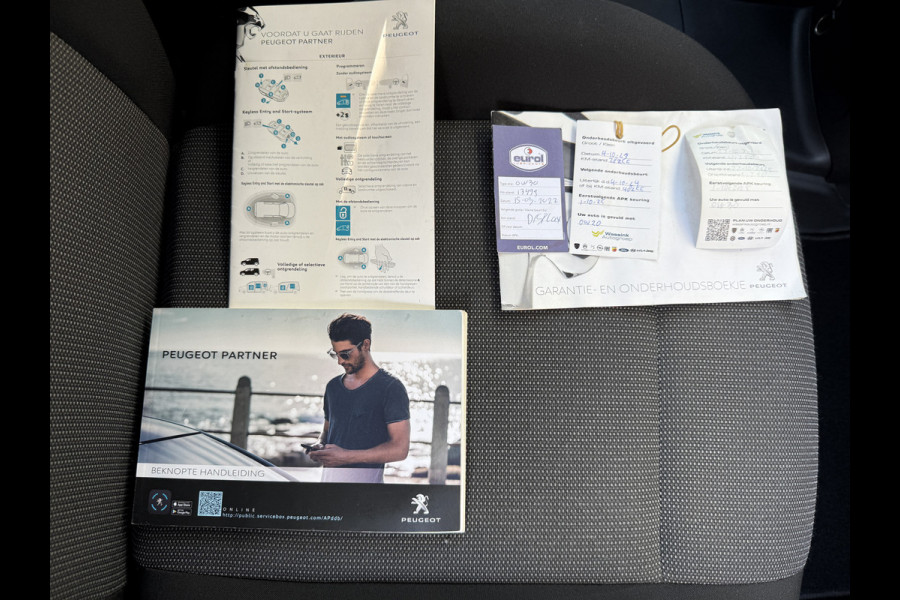 Peugeot Partner 1.2 PureTech 111PK Benzine Premium EMISSIE VRIJE ZONE/ Navigatiesysteem/cruise control/CarPlay Peugeot Partner 1.2 PureTech 111PK Benzine Premium EMISSIE VRIJE ZONE/ Navigatiesysteem/cruise control/CarPlay