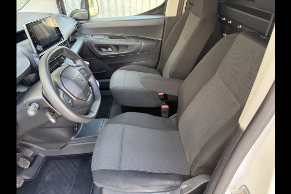 Peugeot Partner 1.2 PureTech 111PK Benzine Premium EMISSIE VRIJE ZONE/ Navigatiesysteem/cruise control/CarPlay Peugeot Partner 1.2 PureTech 111PK Benzine Premium EMISSIE VRIJE ZONE/ Navigatiesysteem/cruise control/CarPlay